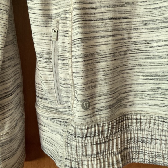 Lululemon White Stripe Think fast Hoodie. Stretchy, soft fabric Size 8 - Picture 3 of 5
